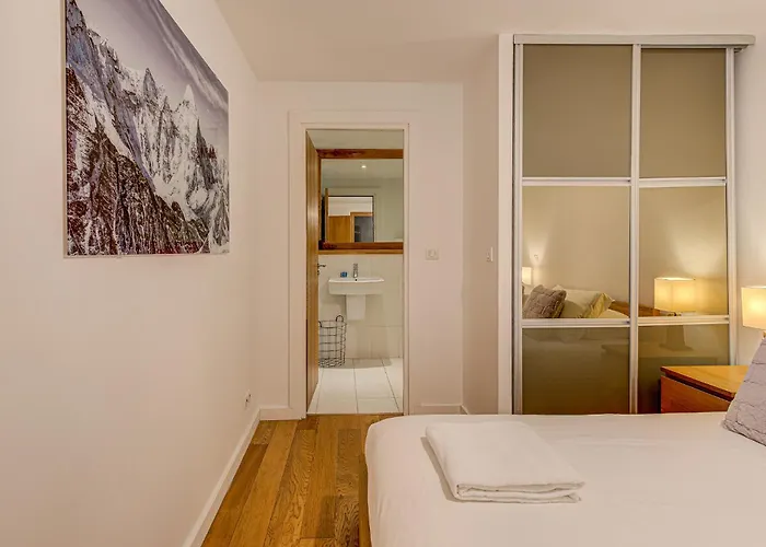 Appartement Biolay - Alpes Travel - - Sleeps 6 *