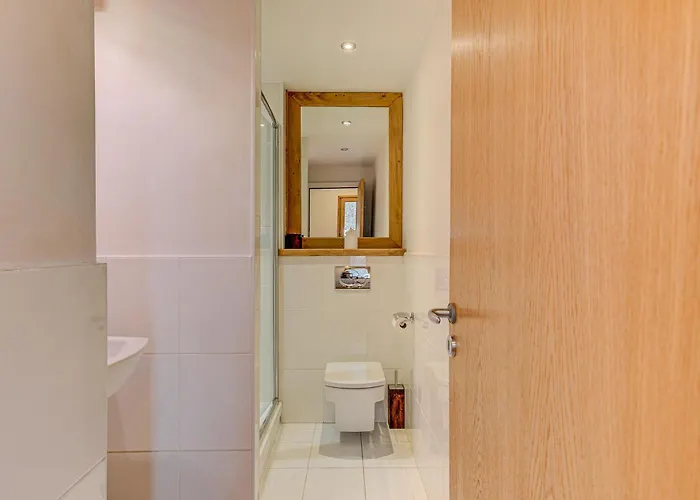 Апартаменты Apartment Biolay, Alpes Agency, Central Chamonix, Sleeps 6 *