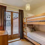 Apartment Apartment Biolay, Alpes Agency, Central Chamonix, Sleeps 6 Chamonix