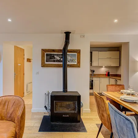 Apartment Biolay, Alpes Agency, Central Chamonix, Sleeps 6